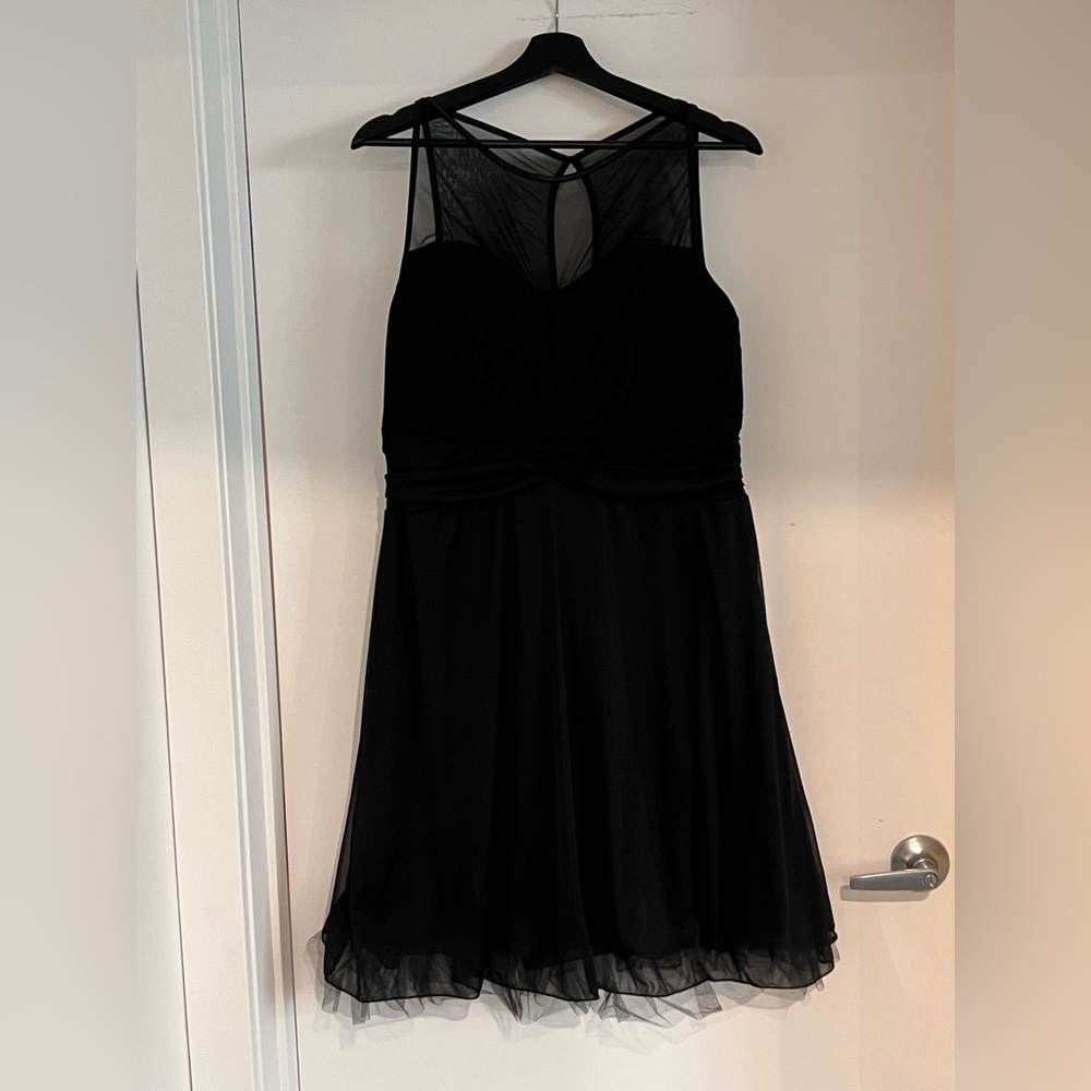 Elegant Black Sleeveless Dress